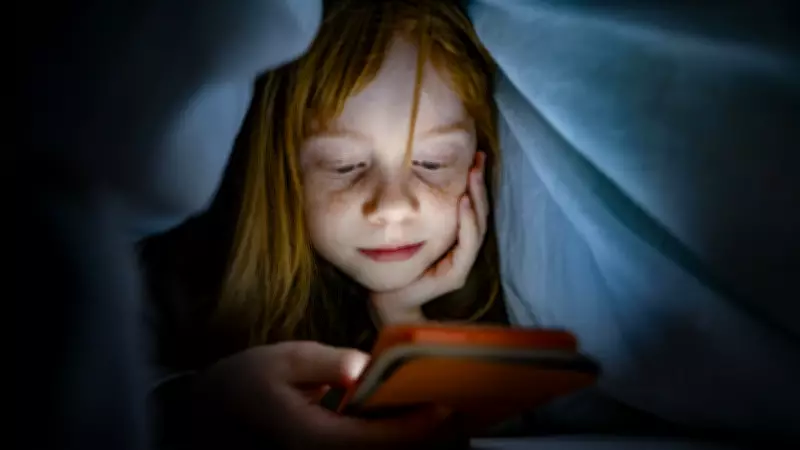 Dijital Çağın Sessiz Tehdidi: Mavi Işık Sağlığımızı Nasıl Etkiliyor?