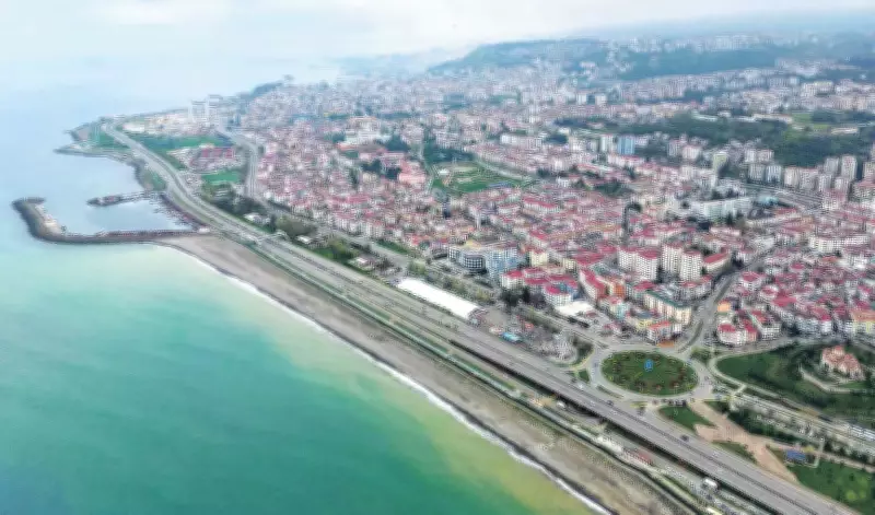 İdil Açıkalın'ın Mutfağı'nda Trabzon'un Ot ve Hamsi Zengini İftar Sofraları