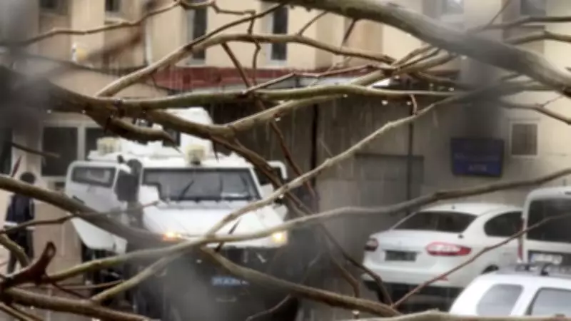 Diyarbakır'da Korkunç Cinayet: Eşini Öldürdü, Kuzenini Ağır Yaraladı