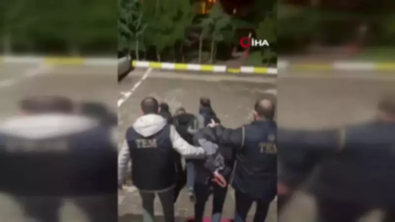 Diyarbakır'da Nevruz Etkinliğinde Terör Örgütü Pankartı Açan 6 Kişi Gözaltına Alındı