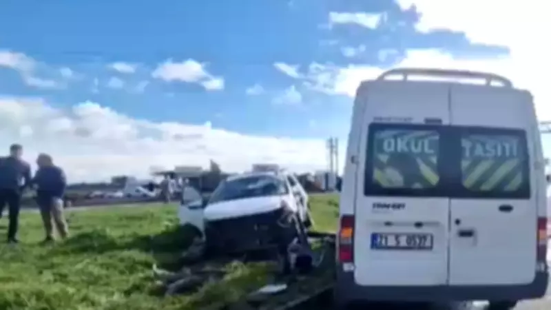 Diyarbakır'da Öğrenci Servisi ile Otomobil Çarpıştı: Yaralılar Var