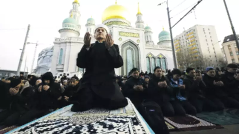 Dünya Müslümanları Sokaklara Taştı: Bayram Namazı Yoğunluğu