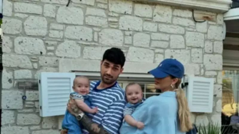 İdo Tatlıses ve Yasemin Şefkatli İkizleriyle Oyun Oynadı! Eğlenceli Aile Anları