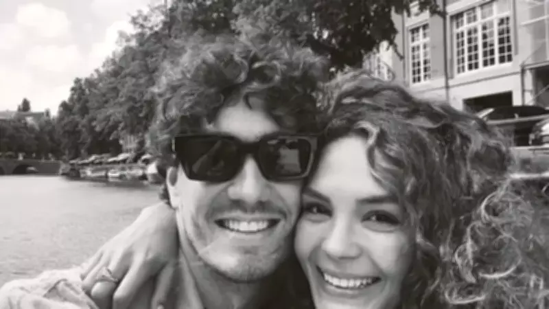 Ebru Şahin ve Cedi Osman'dan Romantik Atina Pozları