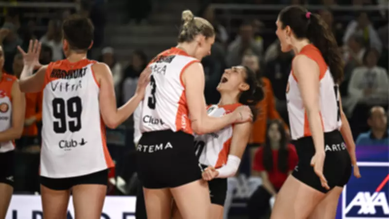 Eczacıbaşı Dynavit, Fenerbahçe'yi Geçerek AXA Sigorta Kupa Voley Finaline Yükseldi