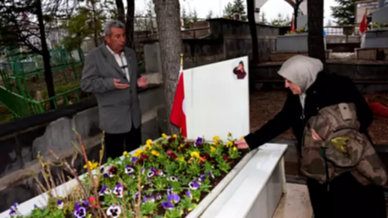 Şehit Annemiz Huriye Yiğit, Kızından Ayrı 10. Bayramını Şehitlikte Geçirdi