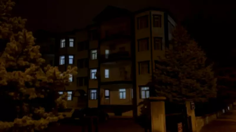 Elazığ'da Asansörde Mahsur Kalan Aile, Evlerinde Zehirlenme Şüphesiyle Hastanelik Oldu