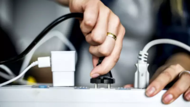 Elektrik Uzmanlarından Kritik Uyarı: Bu 5 Cihazı Asla Uzatma Kablosuna Takmayın