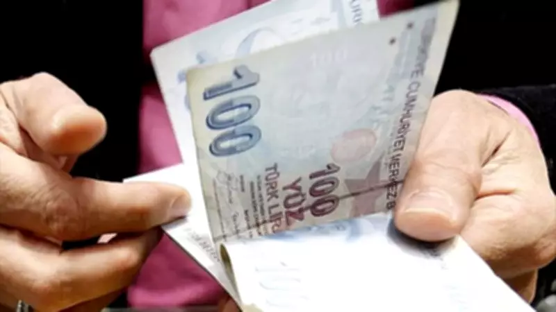 Emeklilere Çifte Bayram Müjdesi: Maaş ve İkramiye Hesaplara Yatıyor