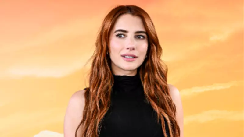 Emma Roberts'tan 'Kürk Mantolu Madonna' Paylaşımı: Türk Edebiyatı Dünya Yıldızlarını Büyülüyor