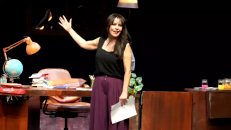 Şenay Gürler'in 'Bu Hikaye Senden Uzun Osman' Oyunu Fişekhane'de Prömiyer Yaptı