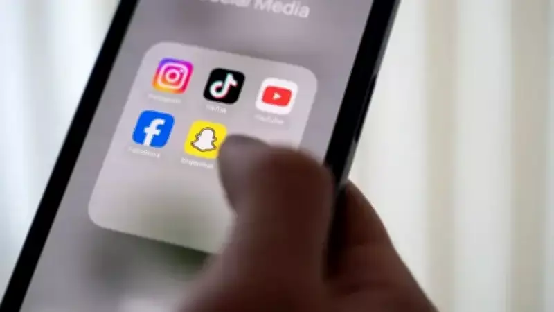 Endonezya'da Çocukları Koruyan Dijital Yasağa YouTube ve TikTok da Dahil