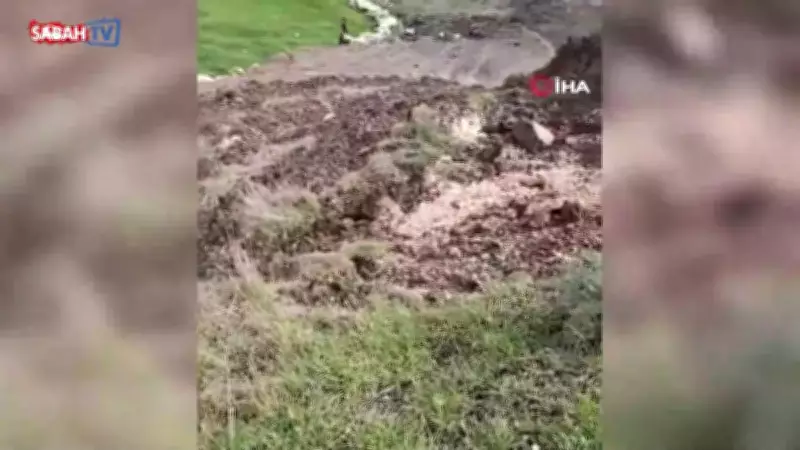 Çermik'te Sağanak Yağış Yolu Çökertti: Trafik Felç Oldu
