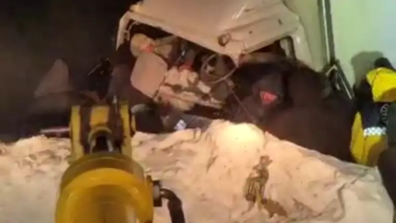 Erzurum'da İki Kamyonet Çarpıştı: 1 Sürücü Hayatını Kaybetti