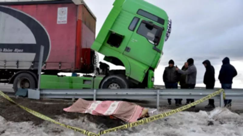 Erzurum'da TIR'ı Tamir Ederken Kalp Krizi Geçiren Gürcistanlı Şoför Yaşamını Yitirdi