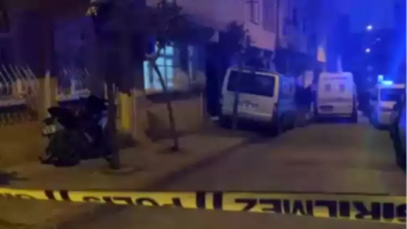 Esenler'de Çıkan Yangında Genç Adamın Cansız Bedeni Bulundu