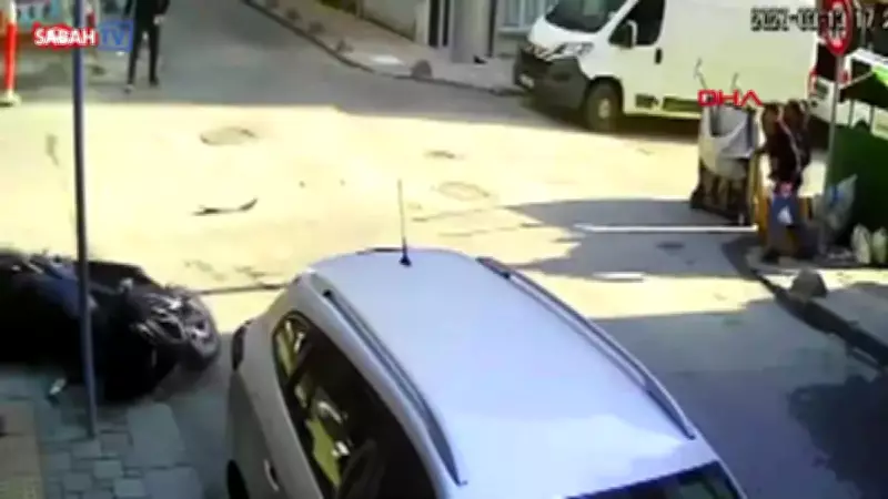 Esenler'de Tehlike Kavşak: Aynı Noktada İkinci Kazada 2 Yaralı