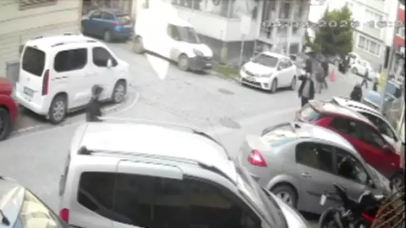 Esenyurt'ta Komşu Terörü: Bir Yıldır Tehdit Edilen Çift Sopayla Darbedildi