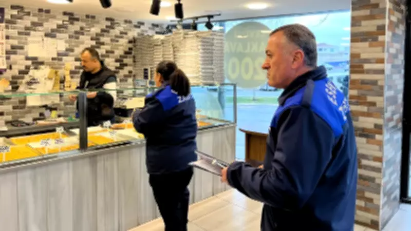 Esenyurt'ta Sağlıksız Tatlı Satışı Yapan İşletme Mühürlendi ve Mühür Kırıldı