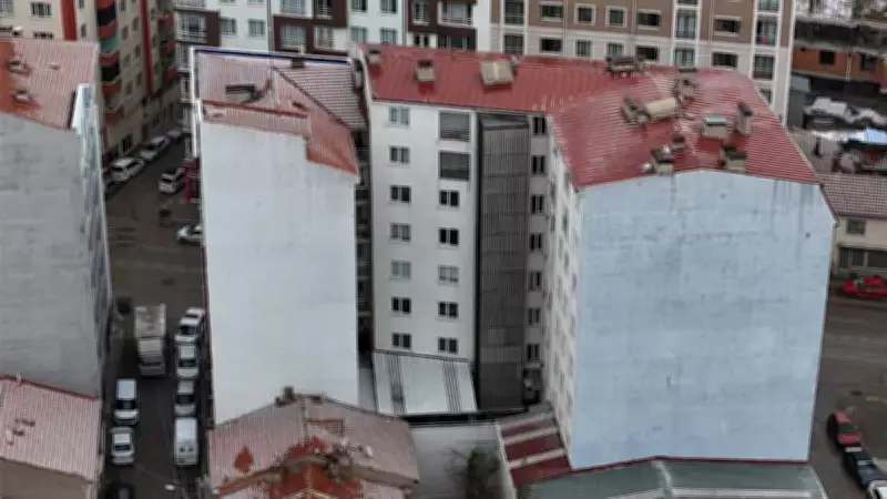 Eskişehir'de Korkunç Cinayet: Koca Karısını Boğduktan Sonra 7. Kattan Atladı