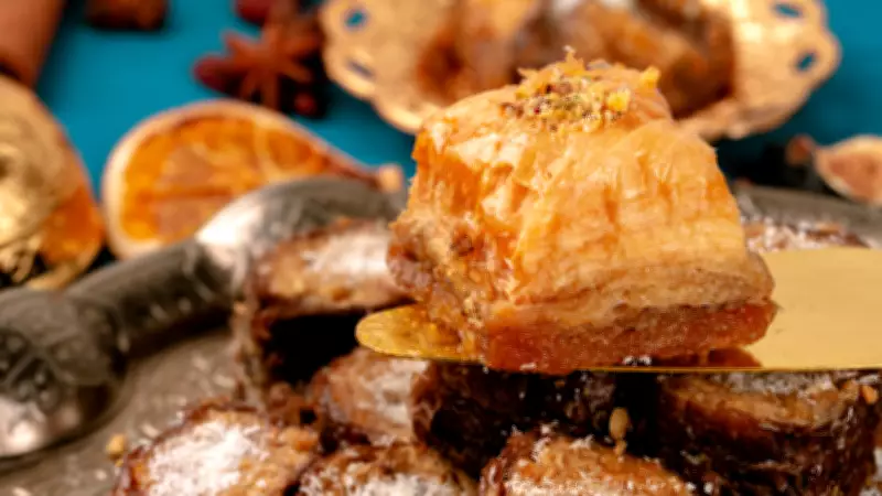 Evde Cevizli Baklava Yapmanın Püf Noktaları: Kusursuz Sonuç İçin Adım Adım Tarif