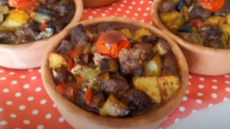 Evde Doğal ve Lezzetli Güveç Nasıl Yapılır? Kolay Tarif ve Püf Noktaları