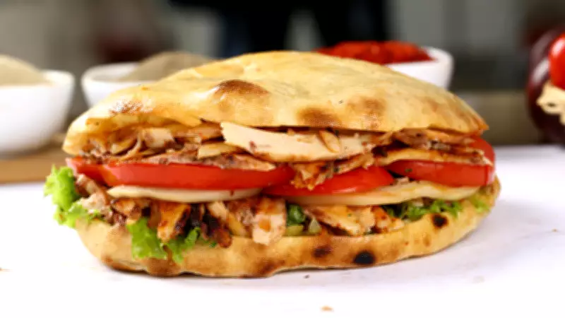 Evde Ekmek Arası Tavuk Döner Nasıl Yapılır? Pratik ve Lezzetli Tarif