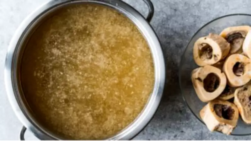 Evde Kemik Suyu Yapımı: Doğal, Sağlıklı ve Lezzetli Tarifin Püf Noktaları