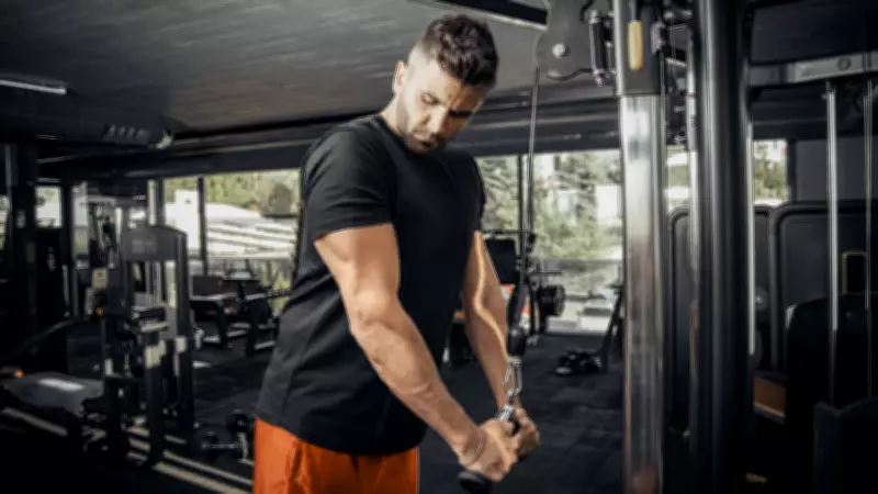 Evde Kol Kası Geliştirme Rehberi: Doğal Yöntemler ve Hareketler