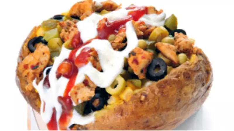 Evde Mükemmel Kumpir Tarifi: Sokak Lezzetini Sofranıza Taşıyın