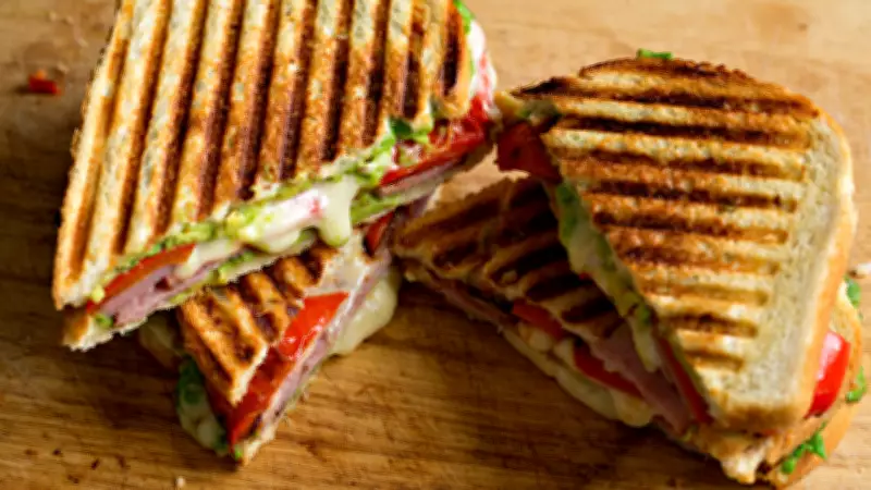 Evde Mükemmel Tost Yapmanın Püf Noktaları ve Lezzetli Tarifi