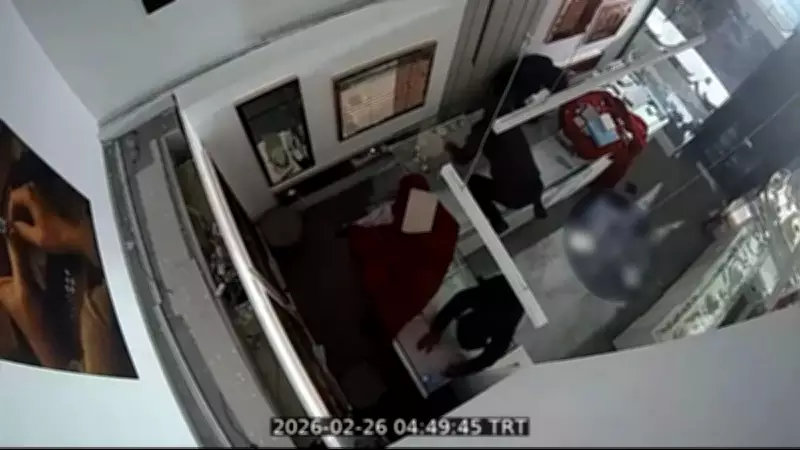 Eyüpsultan'da 2 Dakikada 18 Milyonluk Soygun: İş Yeri Sahibi Kameralardan İzledi