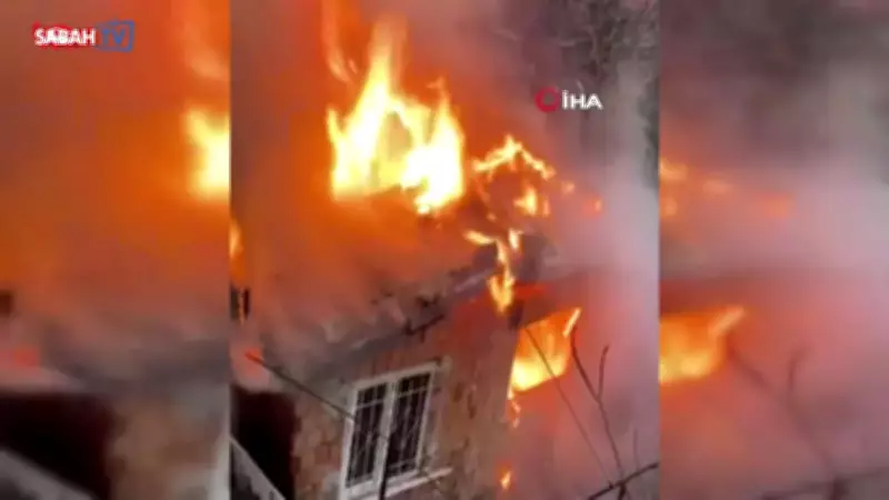 Eyüpsultan'da Çıkan Yangında Gecekondu Tamamen Küle Döndü