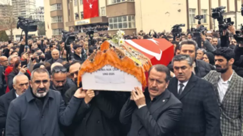 Fatma Öğretmenin Acı Veda Töreni: Öğrencisi Tarafından Katledilen Eğitimci İçin Okulunda Gözyaşları