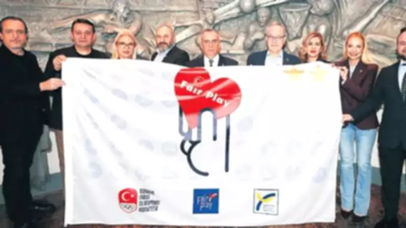 Fenerbahçe, Fair Play Altın Şeref Bayrağı'nı Törenle Aldı