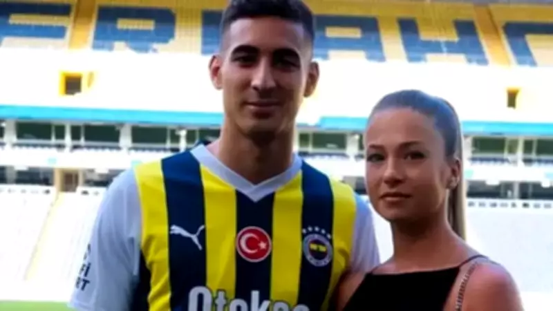 Fenerbahçe Taraftarından Mert Müldür'e Destek Mesajı: 'Seninleyiz'