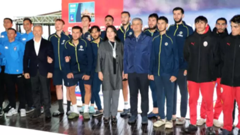 Fenerbahçe, Türkiye Kupası Kürek Yarışları'nda Hem Erkekler Hem Kadınlarda Şampiyon