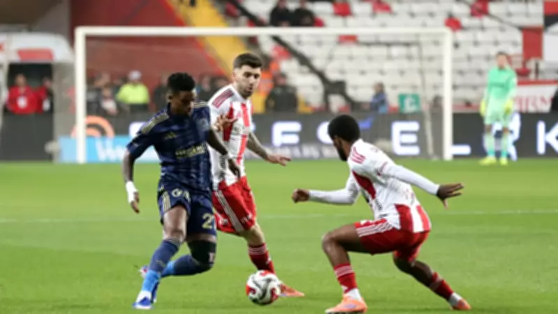 Fenerbahçe'de Sakatlık Kabusu Sürüyor: Nelson Semedo Kenara Çekildi