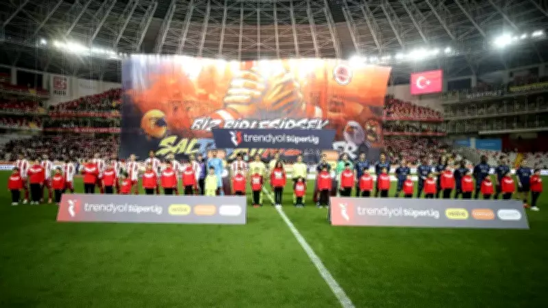 Fenerbahçe'de Yeni Sakatlık: Yıldız Futbolcu Maçı Tamamlayamadı