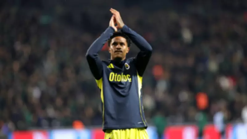 Fenerbahçe'nin Hollandalı Defansı Oosterwolde, Samsunspor Maçında 100. Maçına Çıktı