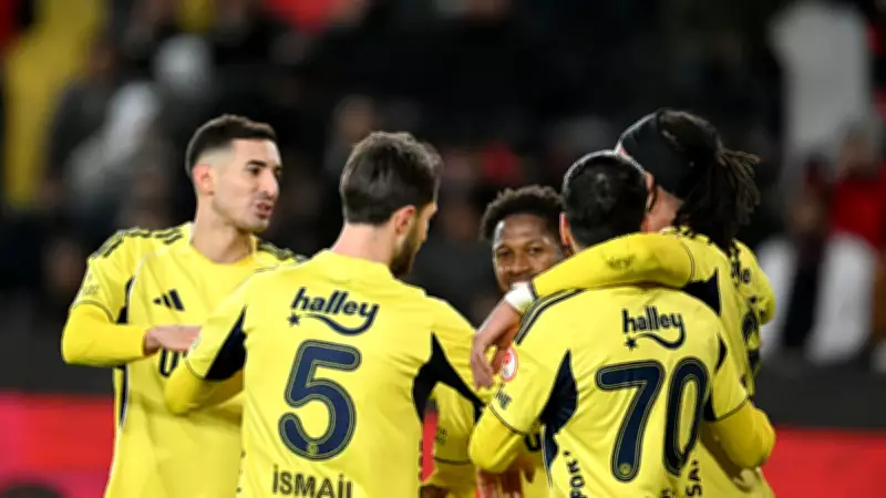 Fenerbahçe'ye Yıldız İsimden Müjde: Edson Alvarez Takıma Dönüyor!