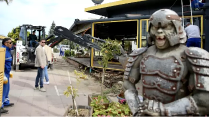 Fethiye Sahilinde İmara Aykırı Yapılar Yıkılıyor: Belediye Ekipleri Harekete Geçti