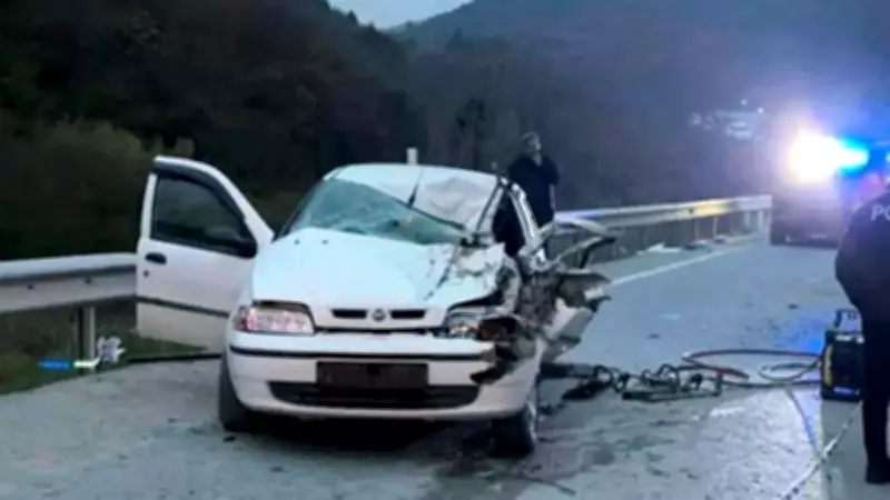 İftar Saatinde Korkunç Kazada Baba Hayatını Kaybetti, Eşi ve Çocuğu Yaralandı