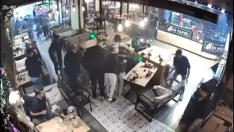 Galatasaray Taraftarı Gol Sevincinden Bayıldı, O Anlar Kamerada