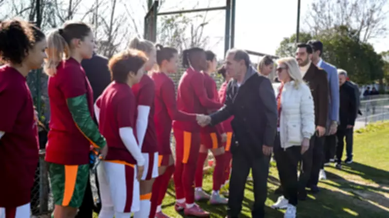 Galatasaray'dan 8 Mart'ta Anlamlı Kutlama: Kadın ve Erkek Takımları Karma Maç Yaptı