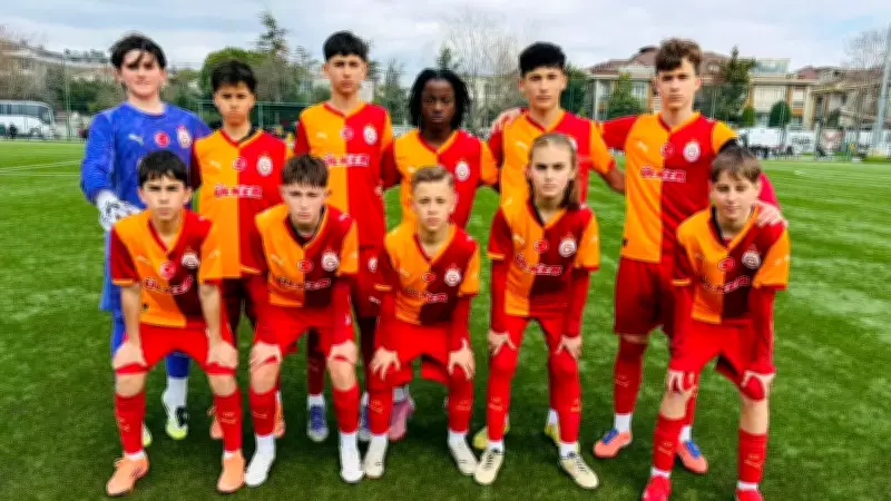 Galatasaraylı Eski Oyuncunun Oğlu Futbol Sahnesinde! Sarı-Kırmızılı Formayı Giydi