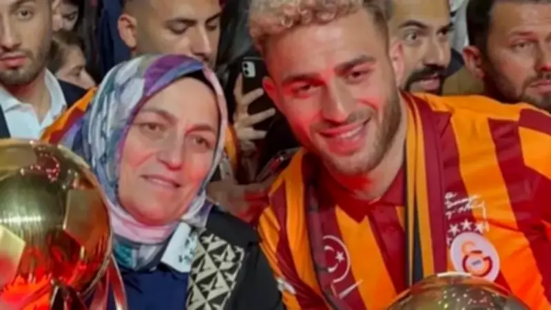 Galatasaray'ın Yıldızı Barış Alper Yılmaz ve Annesinden Horon Şov! Viral Anlar