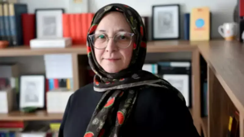 Gazeteci Emeti Saruhan İlk Öykü Kitabı 'Süper Selma'yı Çıkardı