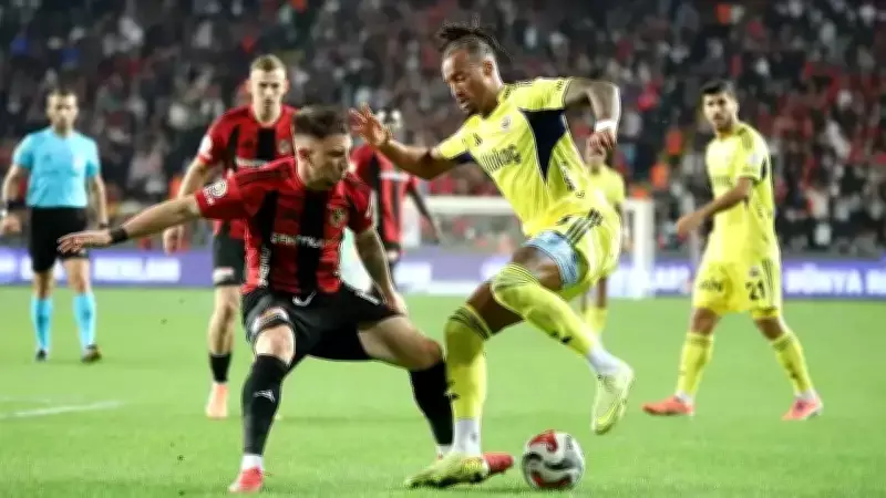 Gaziantep FK ile Fenerbahçe Süper Lig'de Karşı Karşıya Geldi