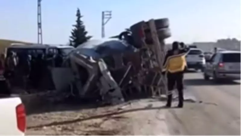 Gaziantep'te Feci Kaza: Beton Mikseri Devrildi, Sürücü Hayatını Kaybetti